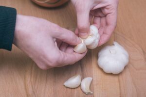 How to Use Garlic for Sleep