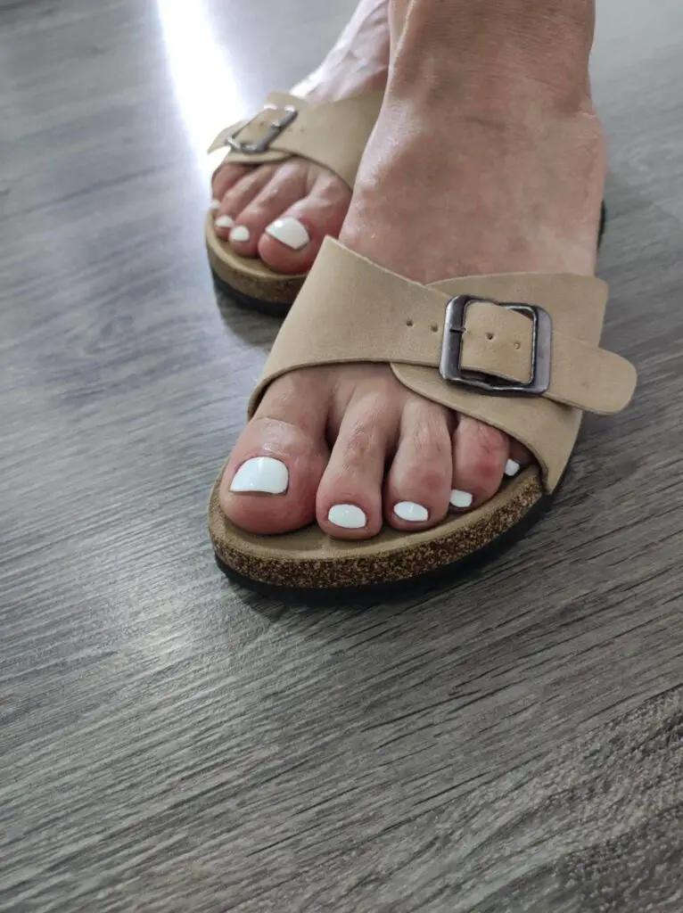 what-do-white-toenails-mean-beauty-lifestyle